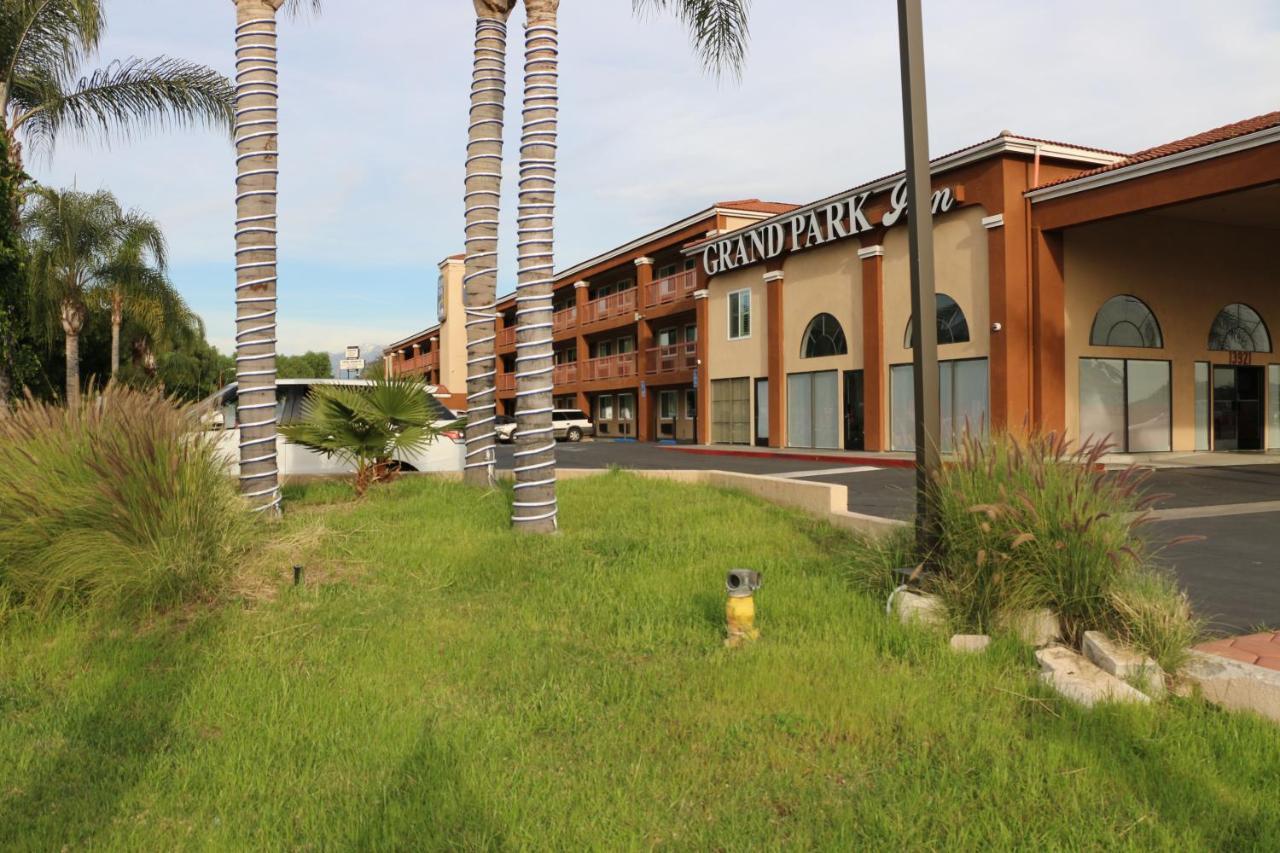 Grand Park Inn Baldwin Park Exterior photo